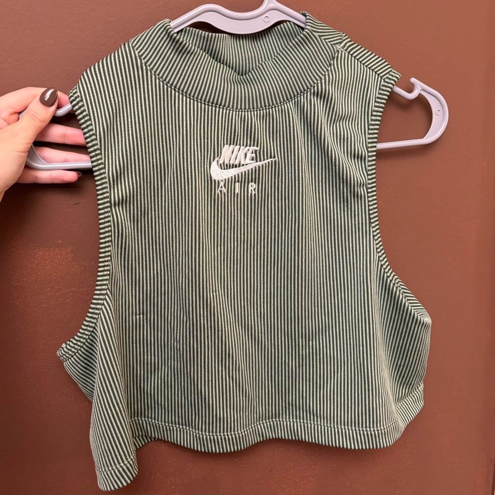 Nike Air Women's Sportswear Top CZ9341 Slim Fit Ribbed Mock Neck Crop Tank Top